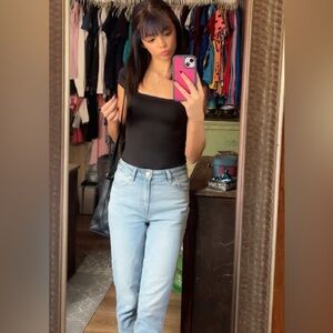 American Eagle Mid/High Rise Light Wash Mom Jeans, 00